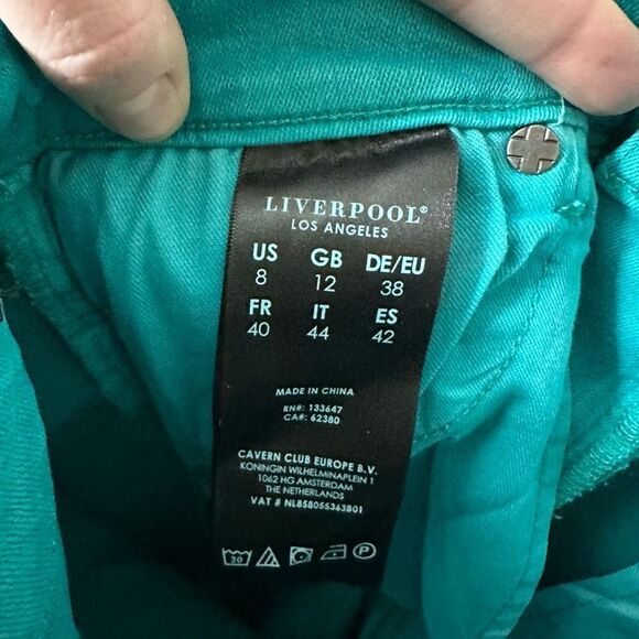 Liverpool green resort wear colorfast 8 stretchy Bermuda shorts - Picture 2 of 3
